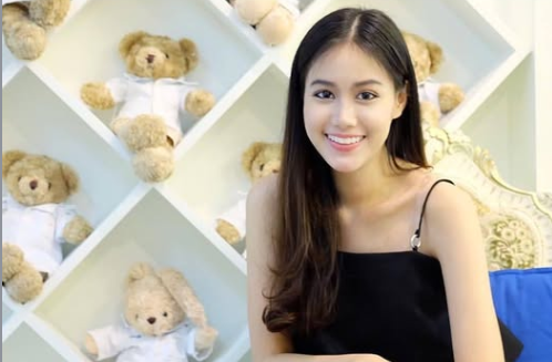 ละคร นางทาส 2559 "เย็น" หญิงสาวผู้ต้องจำยอมเป็นทาสในเรือนของพระยาสีหโยธิน เพื่อความอยู่รอดของครอบครัว เรื่องราวพาเราไปติดตามการต่อสู้ดิ้นรนของเธอภายใต้แรงกดดันและการกลั่นแกล้งจากบรรดาภรรยาเจ้าคุณ โดยเฉพาะเมื่อเย็นให้กำเนิด คุณหนูแดง ลูกสาวของท่านเจ้าคุณ ชีวิตของเธอกลับยิ่งซับซ้อนและต้องเผชิญกับบททดสอบอันแสนสาหัสที่รอคอยการคลี่คลาย 18 6iImpYCssJpsdhB 1747965587