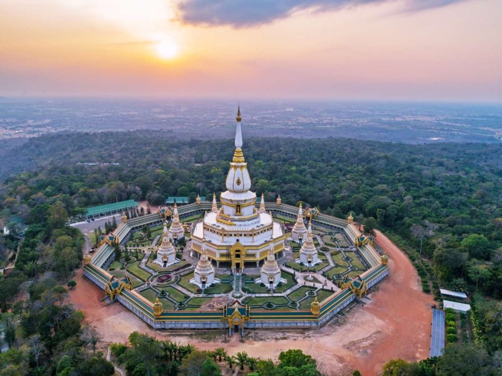 จองตั๋วเครื่องบินไปร้อยเอ็ด